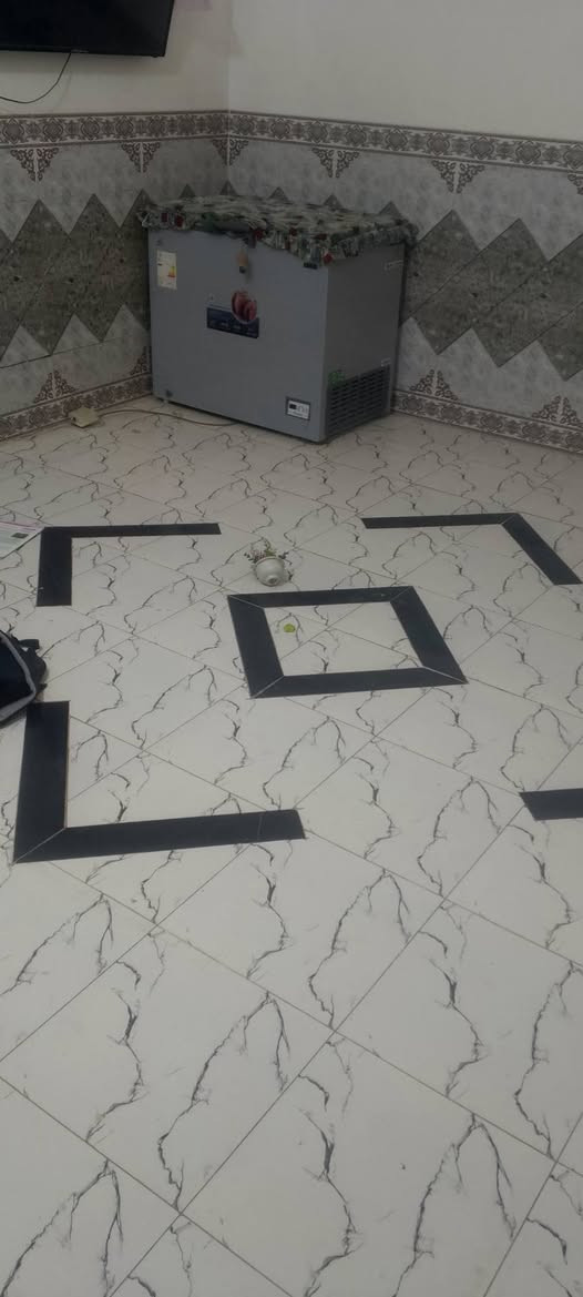 يا الله دار البيع شارع الصب مقابيل العسكري خلف مدارس در النجف الاهليه 100 متر زراعي  مشمول بالتطويب تبليط و كهرباء وماي كلشي متوفر سعره 35 وبيه مجال الاتصال بالرقم *********** خاص موجود
