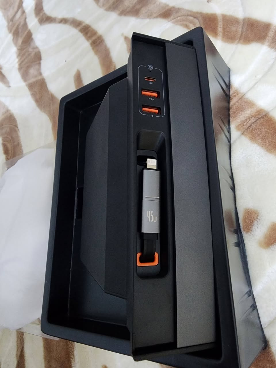 شاحنة تيسلا عدة منافذ شحن سريع ٤٥واط
جديد غير مستعمل مكان الزعفرانية


**إذا كنت صاحب هذا الإعلان وتريد حذفه لأي سبب، رجاءا أرسل رسالة إلى الدعم الفني**