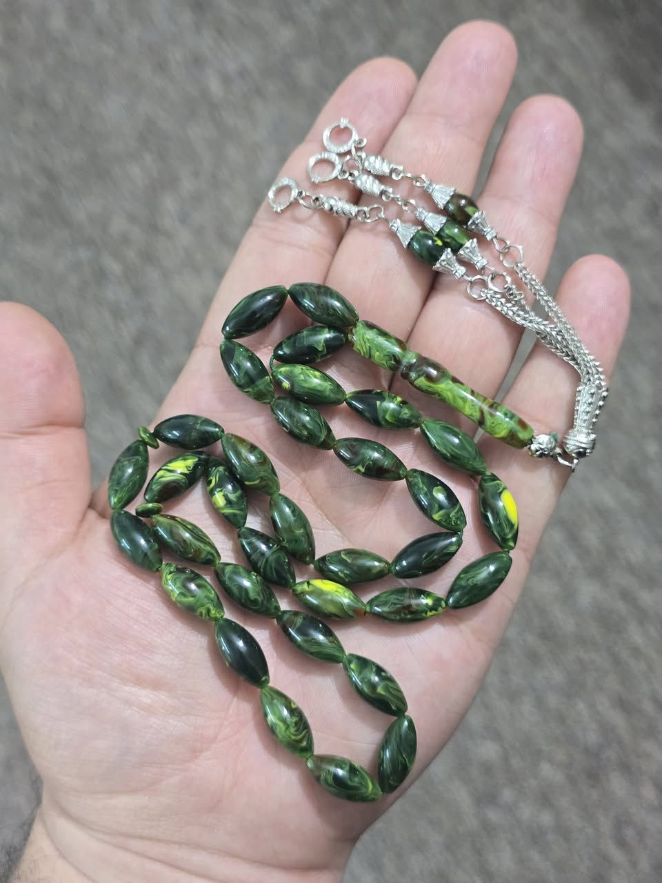 سلام عليكم اخوان ❤️ رجاءا بدون تعليق وبخس مع التقدير
بلاط تركي شغل تركي صحيح من الخامات المقاربه للسندلوس
وملمسها يخبل بالتسبيح
كصه صنوبري ٣٣ حبه + كركوشه انتيمون
وزن الكلي للقطعه ٣٠ غرام
سعر ٣٥ الف شامل اجور التوصيل + علبه مسباح
قطعه وحده هاي واذا المجموعه كلها مشكل سبح اكو خصم عليها راسلوني خاص حت هادز صور المجموعه


**إذا كنت صاحب هذا الإعلان وتريد حذفه لأي سبب، رجاءا أرسل رسالة إلى الدعم الفني**