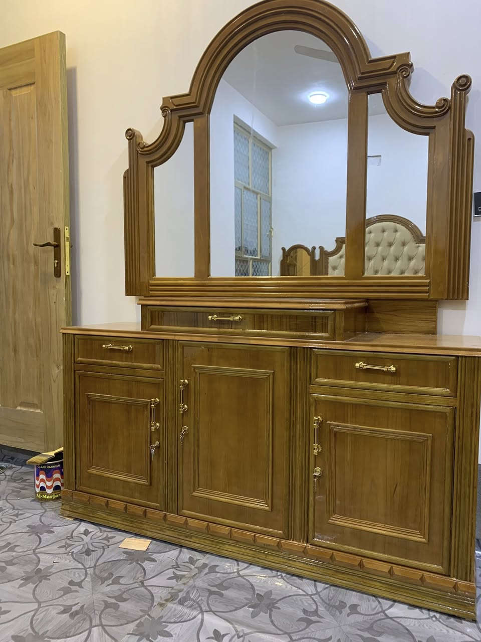 #معرض الورود 💐
#الون العسلي💪
غرفه سته أبواب شغل ثقيل  وجميع الصاج الداخل والخارج خمسه ملم🤏 الصبغ حراري 

للأستفسار مراسلة الصفحة 📩
او الاتصال ☎️ ☎️
(*********** )

يتوفر  Viber / 
‏WhatsApp /
