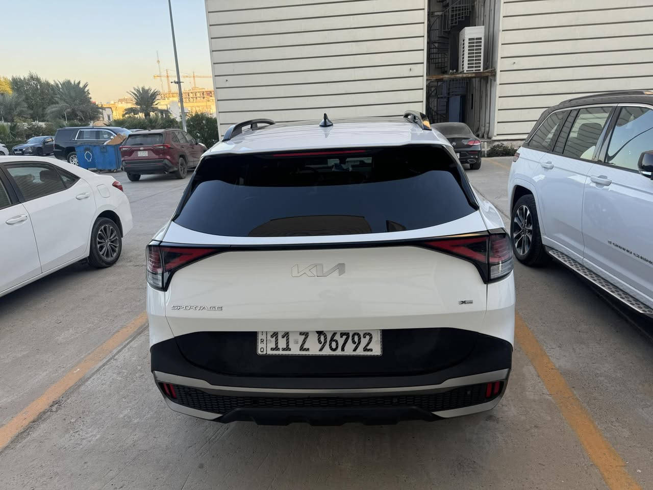 للبيع كيا سبورتاج موديل 2024 لون ابيض فئة اكس لاين فول مواصفات رقم بغداد السيارة ماشية 17 الف كيلو فقط بحالة ممتازة وقريبة جدا من الجديد استعمال شخصي ونظيفة جدا يوجد ضرر بالصندوق الخلفي فقط ولا يأثر على الاستخدام او الاداء الفحص متوفر لاي شخص جاد
مكان السيارة حي العدل

السعر 23000 دولار

للتواصل ***********
