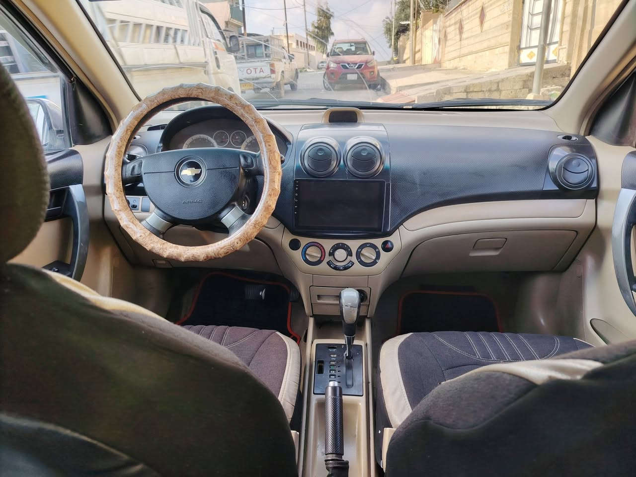 السلام عليكم افيو 2011 رقم صلاح الدين دولي بسمي مصفره هيئه وغرامات تحويل ثاني يوم سيارة جديدة مكفولة من الضربه والصبغ والبارد شرط التحويل مكاني موصل 17تموز للاستفسار اكثر الاتصال على الرقم:
***********
***********
