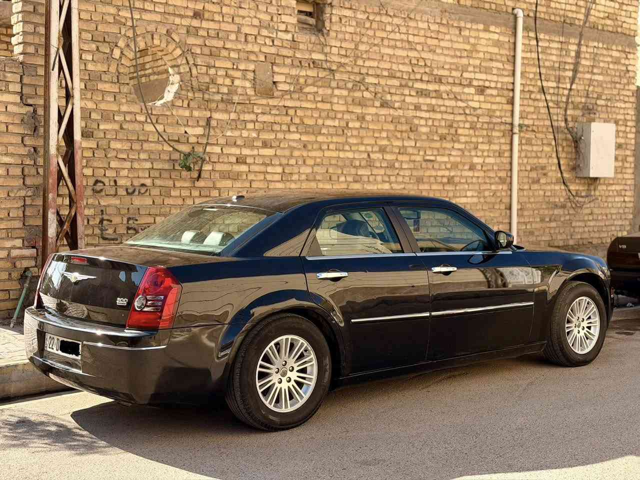 السلام عليكم اوباما 2010 اصل 3500 اربع جوكات
رقم دولي جديد هزه جديدة 
كير مكينة جدد 
جاهزه دون نقص السونار مرفق 
حادثها جاملغ خلفي فقط صبغ والباقي كفاله دون صبغ
مكاني كوت السعر 123 وبيها مجال لعيونكم 
***********
