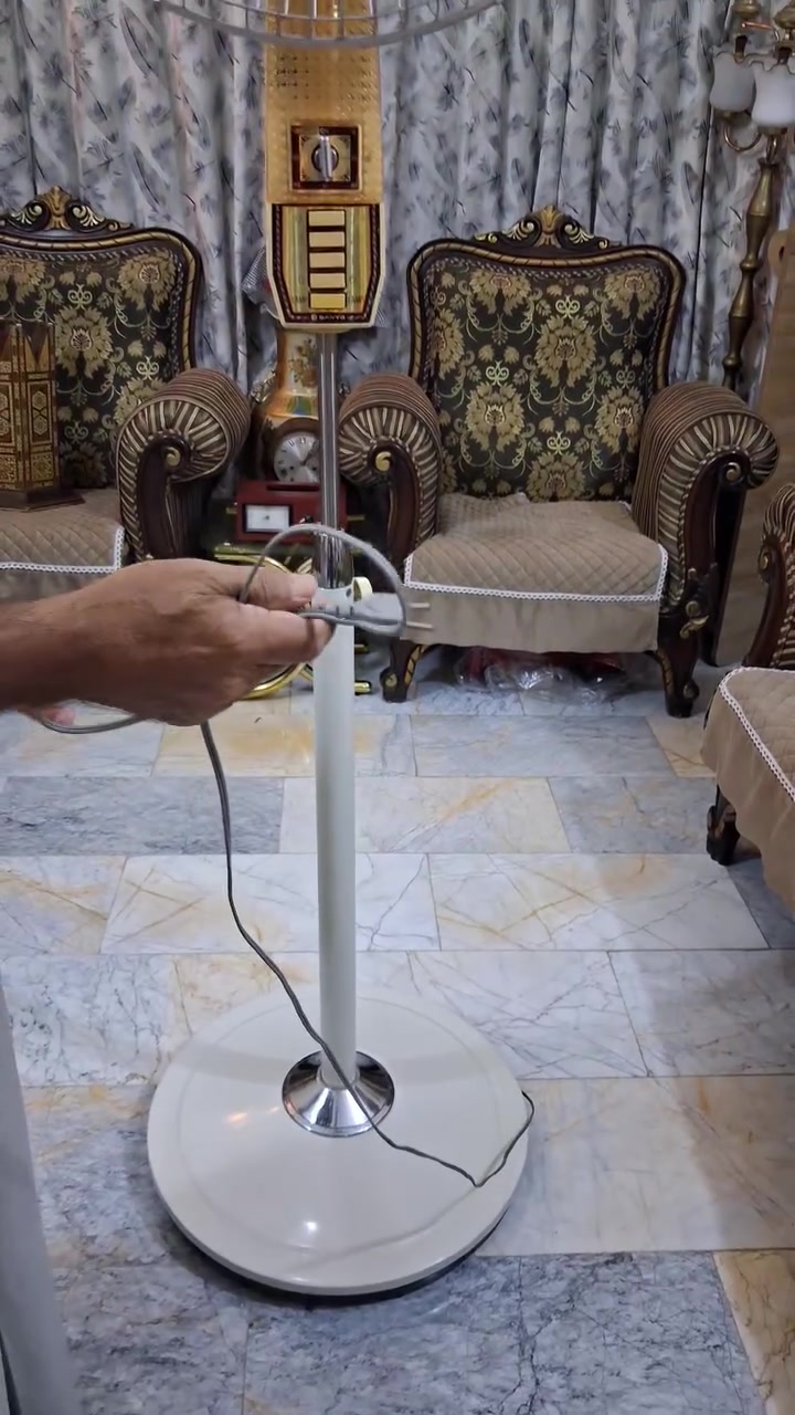بسم الله الرحمن الرحيم 
مروحة سانيو ياباني الحجم الكبير (الشبح ) نظافة عالية جدا جدا ملف بلادي اصلي بكلبسات الشركة استيراد المنشأة العامة التجارية العراقية السعر والاستفسار على الخاص العنوان بغداد البلديات يوجد توصيل


**إذا كنت صاحب هذا الإعلان وتريد حذفه لأي سبب، رجاءا أرسل رسالة إلى الدعم الفني**