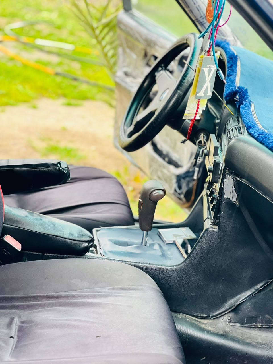 السلام عليكم
BMW 520 1991

رقم بغداد اللماني وكالة وتحويل شرط سنوية ل 2028 ✅

سيارة مصبوغه عام جمالية بدون معجون ومبدل بنيد ✅ وجاملغ امامي من جها النفر ✅

كير محرك ففتي شرط ✅

صدر جديد شرط ✅

تايرات تخدم جدد + سبير ✅

تبريد شغال عايزو غاز ✅ 

گيج بانزين شغال ✅ 

گيج حماوة شغال ✅

گيج كيلو متر شغال ✅ 

جامات كهرباء شغالات ✅ 

لايت منضومة زنون عالي ناصي شغالات ✅ 

ملاحضة السيارة بيع وترهم مراوس حسب القناعة ✅

مكان السيارة صلاح الدين قضاء الشرقاط قرية الحورية ✅

السعر 40 وبيها مجال للاستفسار الاتصال على الرقم ✅

*********** ☎️ ✅
