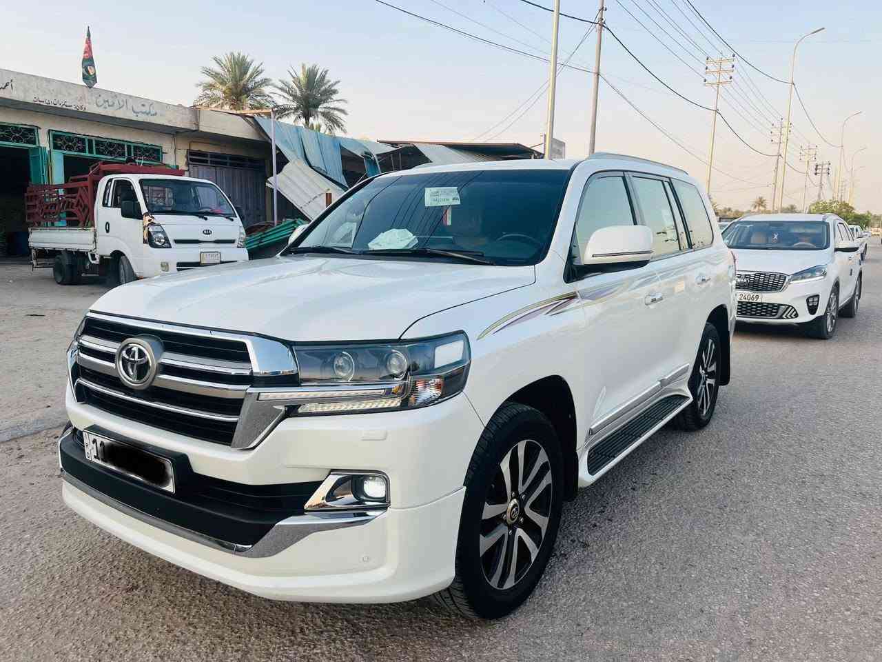ملاحظه اني مكلف بلنشر السلام عليكم للبيع لاندكروز موديل 2019 بريم اصلي رقم بغداد بسمي مشروع وطني مكفول كفاله عامه من صبغ وتبديل وفتح 
جديده معنى كلمه 
فول مواصفات 1/1
بصمه تشغيل
5بصمات ابواب 
فتحه سلايت
كشنات ثنين كهرباء ثلاث حركات
كشنات جلد اصلي
عداد لكزز
زراكات
اشارة لكزز
مري قلاب
مري شفط 
شاشه ايباد
جنطه شفط 
ديفيدي بل قمارة 
دبل ماوس
مثبت سرعه
سبعه راكب
ثلاث قطع تبريد
مطفايه حريق
محرك v6
8ايرباك
حساس امامي
حساس خلفي
اضويه تحت مقاعد
تحكمات ستيرن كامله 
وباقي مواصفات بريم معروفه 
ماشيه 90 الف حقيقي
السعر (500)
اللا ستفسار اتصل على الرقم ***********
مكان بابل حله ملاحظه اني مكلف بلنشر
