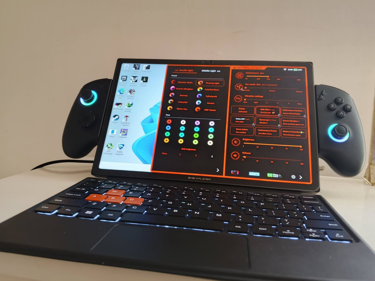 السلام عليكم
Handelheld gaming pc 3in1

Onexplayer x1 

AMD R7 8840 

RAM 32 7500DDR5

1TB 

شاشه 1600p  +2K  120hz  11 inch

السعر مليون و 250 أو مراوس ب لابتوب 

الجهاز جديد من كل النواحي مكاني الناصريه ومتوفر توصيل

*********** خط و واتساب
