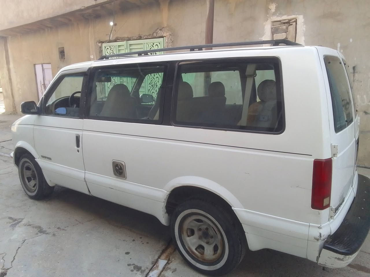 السلام عليكم
جمسي موديل 99
فان سفاري 
التواصل البجواري عمار 
***********
