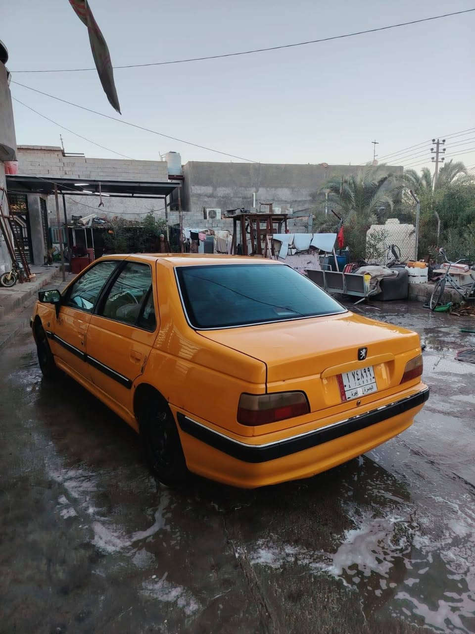 السياره كفاله من الضربه بيهه شوي خياسات بالدواير ولاكطهن مكينه جديده استوني مسويهه كير حداديتهه حلوه تحويل مباشر رقم انكليزي كامل بس تدكه وشرط التحويل للاستفسار *********** شط العرب, البصرة
