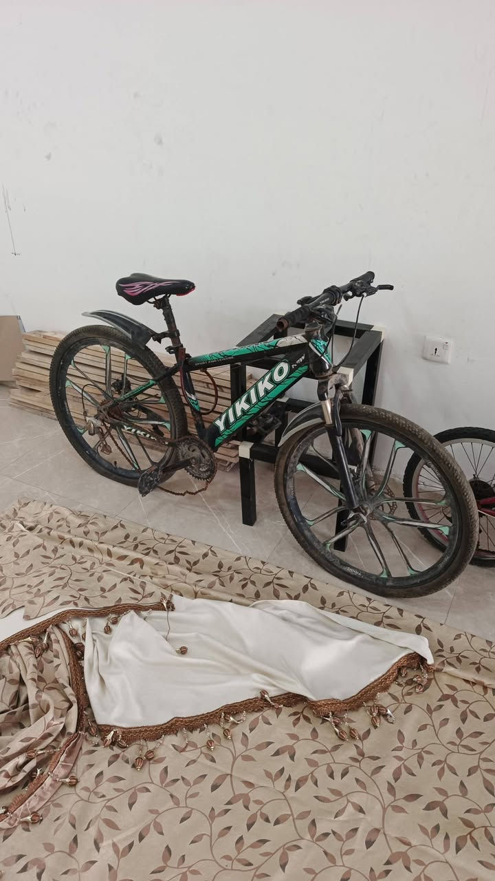 غراض للبيع بيع مستعجل قيم بما يرضى الله واخذهن عنوان بصره اتصل ***********
