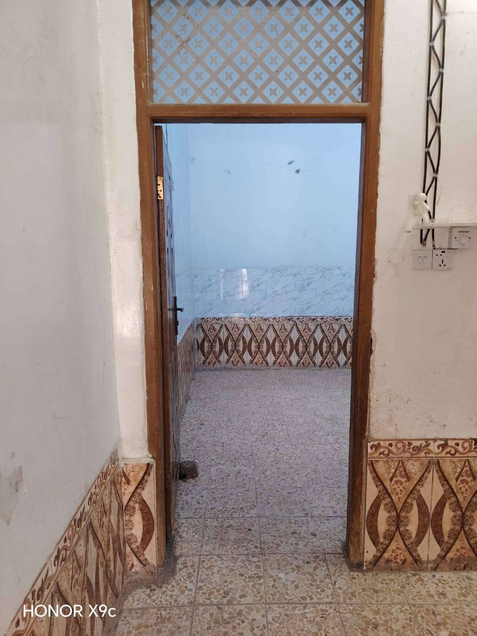 دار للايجار                                                                                      المساحه 60متر بي غرفة وصالة واستقبال ومطبخ وبي غرفه فوك بحي الندى شارع المكاتب قرب مجمع الضويهري للاستفسار الاتصال ‏‪***********‬‏
