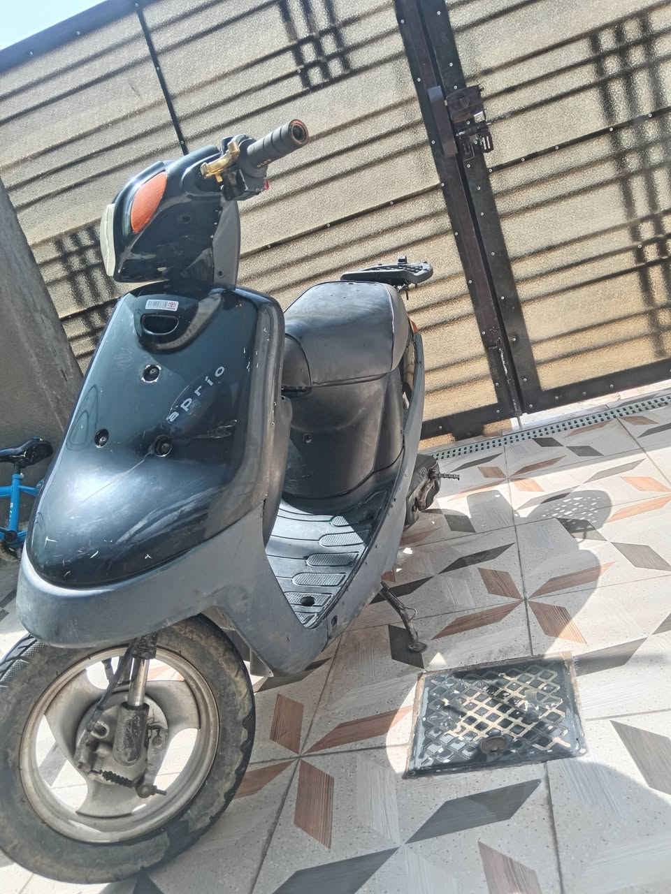 السلام عليكم بطه نضيفه بيه نقص فقط باتري السعر ١٧٥ وبيه مجال رقمي ***********
