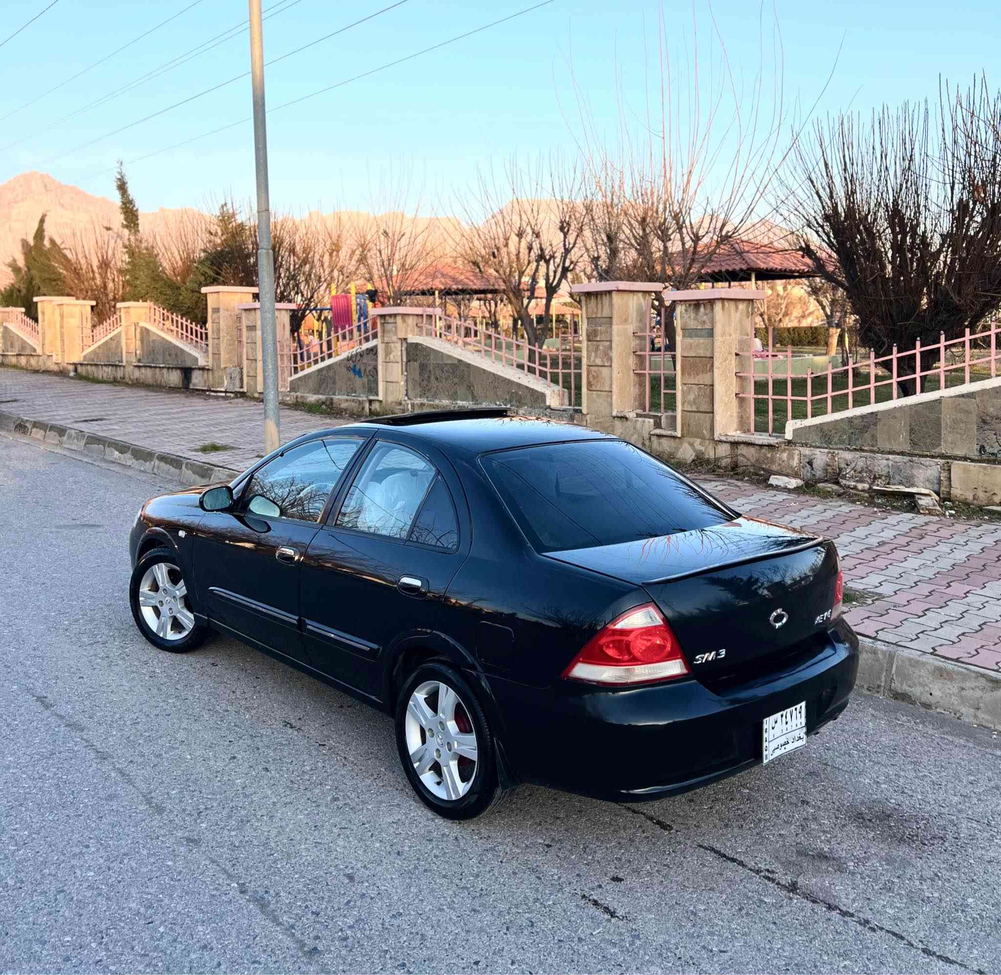 بسم الله الرحمن الرحيم(***********)
Nissan Sunny Samsung 2006
سەیارەکە بڕاوەی دوبەیە بێ رەقەمە مەدەنی بەشەرت
نیسان سەنی سامسۆنگ ٢٠٠٦ فول فول مواسفات
سڵایت کوشن جڵد ئاوێنە کارەبایی و شەفت
تەبرید لەمس سویچ کۆنترۆڵ ویل گەورە 
سەیارەکە هی ماڵانە ١ دینار مەسرەفی تێدا نییە
تایەی تازەیە تەقە و رەقەی نییە هەموو گیانی بەشەرت
سەقفی بۆیاغ نیە چاڵ و قوپاوی هیچ بەگیانیەوە نییە
دەحم و لێدرانی نییە گێر و مەکینەی لۆکە بەشەرت
تەبرید سارد و گەرم و برێک و کارەبایی بەشەرت
بۆ سەیارەکە پرسیار مەکە هەموو شتێک وەک خۆی نوسراوە
سعری ٥٣ کەمیک مەجال مشتەری تەلەفون بکە
شوێن ڕانیە *********** ڤایبەر و واتسئاپی لەسەرە رانية, السليمانية
