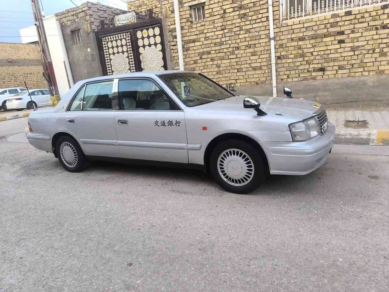 راس الثور تكم موديل 1999 شرط المداور سنوية لل2029 خمس دكم كشنات كهرباء وشغالات بيها دحجات قليلة وبيها ضربة جاملغ أيمن الامامي ومبدل وبيها خياسات قليلة وملگطهن وصابغهن كلشي بيها شغال من الدعامية للدعامية مكاني ديوانية مركز السعر 90 رقم تلفوني ***********كلشي واضح
