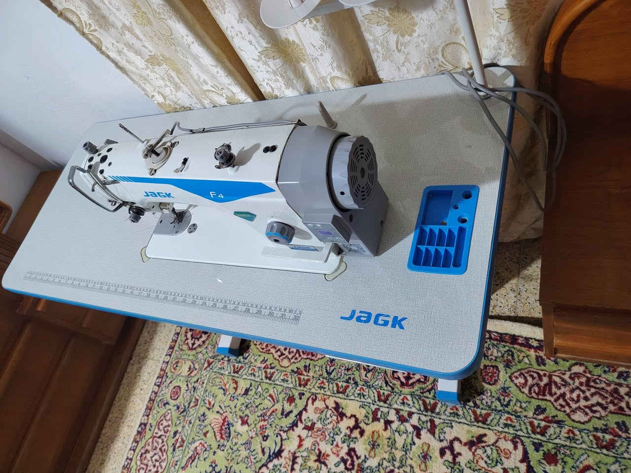 للبيع ماكنة خياطه صناعيه جاكf4 جديده أستعمال بيت قليل جدا كاتم متطوره أقتصاديه سعره 300 الف في مركز مدينة الحله حي الزهراء قرب مجسر الأم موبايل ***********
