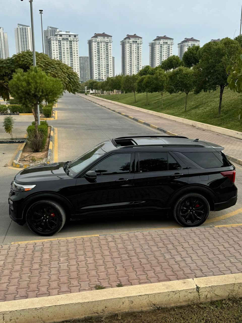 فورد اكسبلورر  مواصفاتST موديل2020
مكينه6 سلندر توين توربو
فول نواصفات1/1
دبل اكسل
بانوراما
كشن مساج وتدفئه وتبريد
شاشه الحجم الكبير
كشن خلفي كهرباء وهيتر
4 كامرات محيطيه
وباقي المواصفات المعروفه للفورد st
السياره بدون صبغ
بابين السكن مبدلات نفس اللون 
الضرر موضح بالمنشور
مكان السياره سليمانيه
***********
***********
