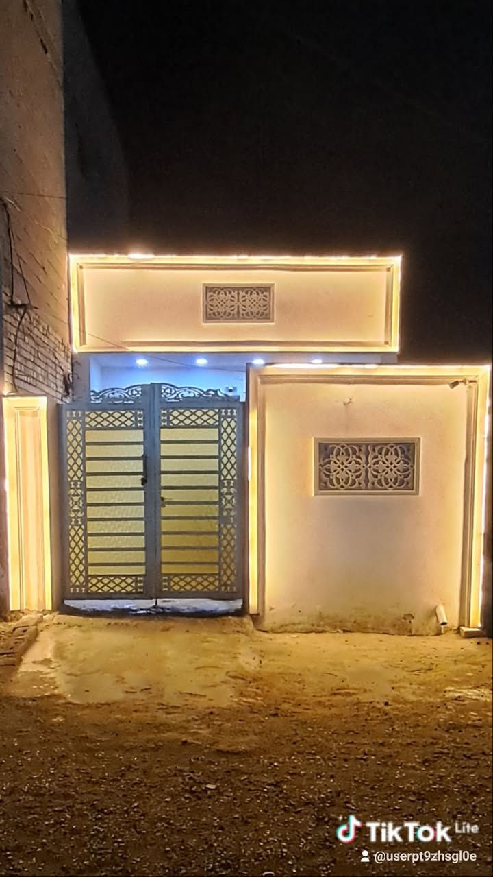 سلام عليكم بيت البيع بحيطارق القديم وره سيطرة ثانيه يم اسواق ابو صادق البيت حديث طابوك السعر43 وبي مجال رقم الهاتف***********
