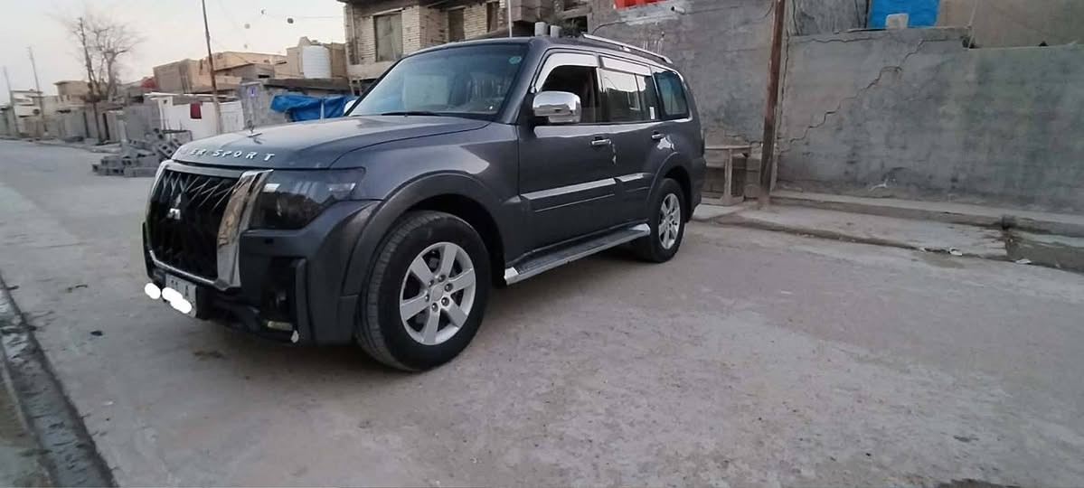 سلام عليكم باجيرو حبتور 2007مكينه 3500سياره خير من الله تبريد تتفئه فتحه كشنات كهرباي سياره عوزهه حداديه خلفيه فقط صبغ صفحت السايق اثر طخات وجراد بنيد وجاملغ بدون ضربه بدون جفيه مكفوله من دواخل للبيع او مراوس السعر 115العنوان بغداد المدينه ***********
