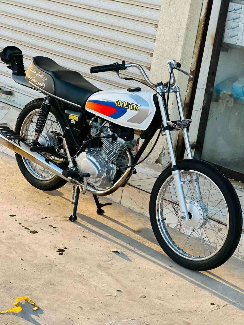 سلام عليكم ايراني ادوات للبيع مكينه سونك مفتوحه مبدل ولفات فقط دراجه جاهزه من كلشي وجديده سعر 650بيه مجال قليل ***********
