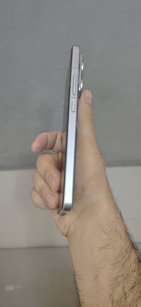 للبيع شاومي 14Tبرو (ذاكره 512)
شاشه١٤٤هرتز بوبجي١٢٠فريم
معالج +Dimensity9300
بطاريه ٥٠٠٠الف +شحن سريع ١٢٠واط 
شاشه ال تي بي او 144 هرتز بصمه مدمجه بل شاشه
بعد معروفه مواصفاته مايحتاج اكتب 
استعماله حلو 450الف وكع مني ونكسر 
 .مكاني نجف ملحق الروان


**إذا كنت صاحب هذا الإعلان وتريد حذفه لأي سبب، رجاءا أرسل رسالة إلى الدعم الفني**