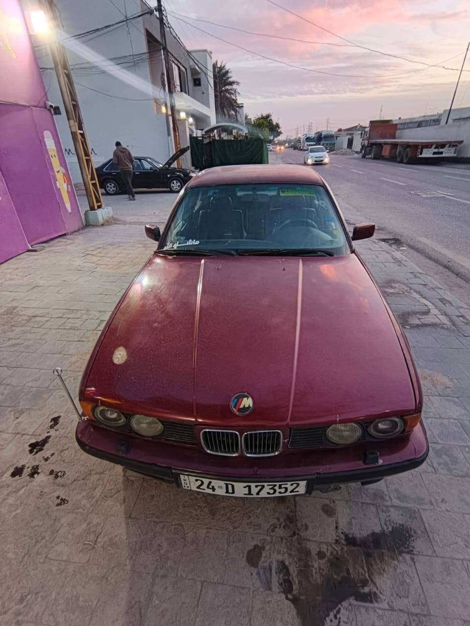 السلام عليكم للبيع موديل 1991
مكينه 28 دبل فانوس
السياره كفاله من الضربه بس صبغ جماليه
تبريد شغال
حداديه جديده
كهربائياته كله شغاله
كشنات جلد جديد
منضومه زنون عالي ناصي
ويل M حجم 18 تو زايز
عبت M
صالنصه تفصال كامل رياضي السعر 63 مكاني نجف كوفه حي ميسان ***********
