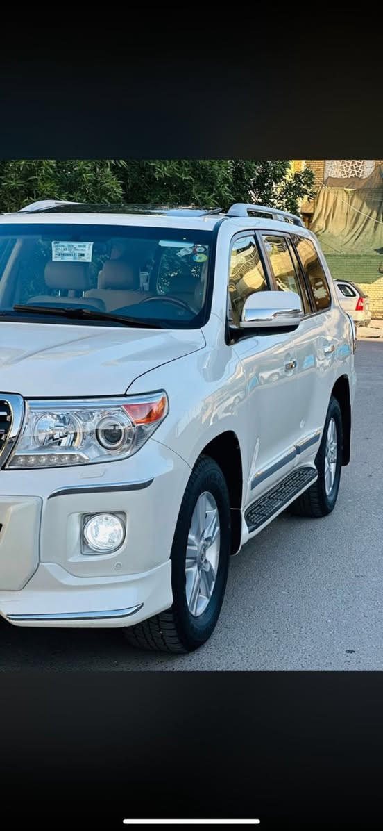 سلام عليكم سياره البيع لاندكروز موديل 14رقم بغداد سياره بريم فول موصفات ماشيه 142ألف تحويل مباشر سياره جديده وحلوه عنوان بغداد ***********
