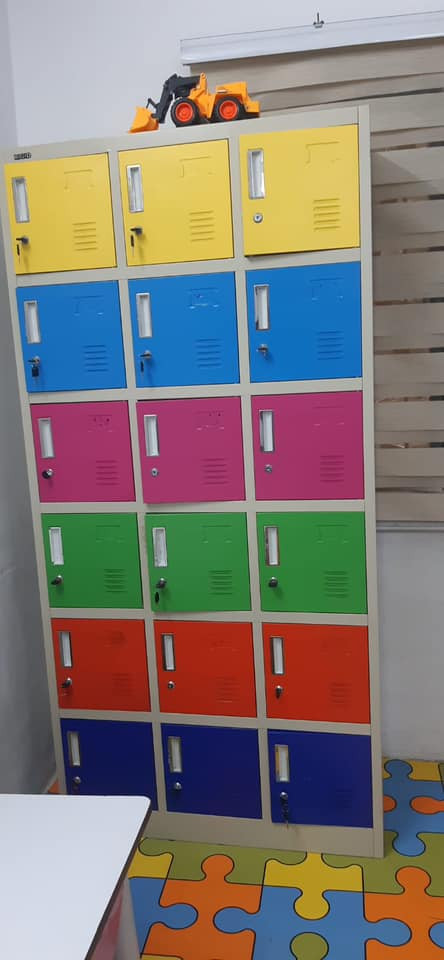 لوكر 18 باب

نضيف استعماله قليل 

للبيع
***********
