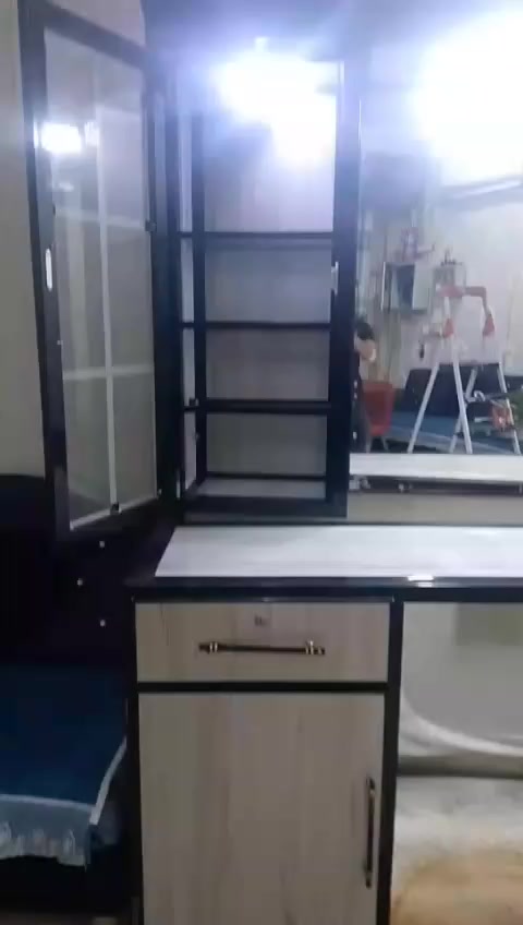 ٣٠٠ الف ***********
