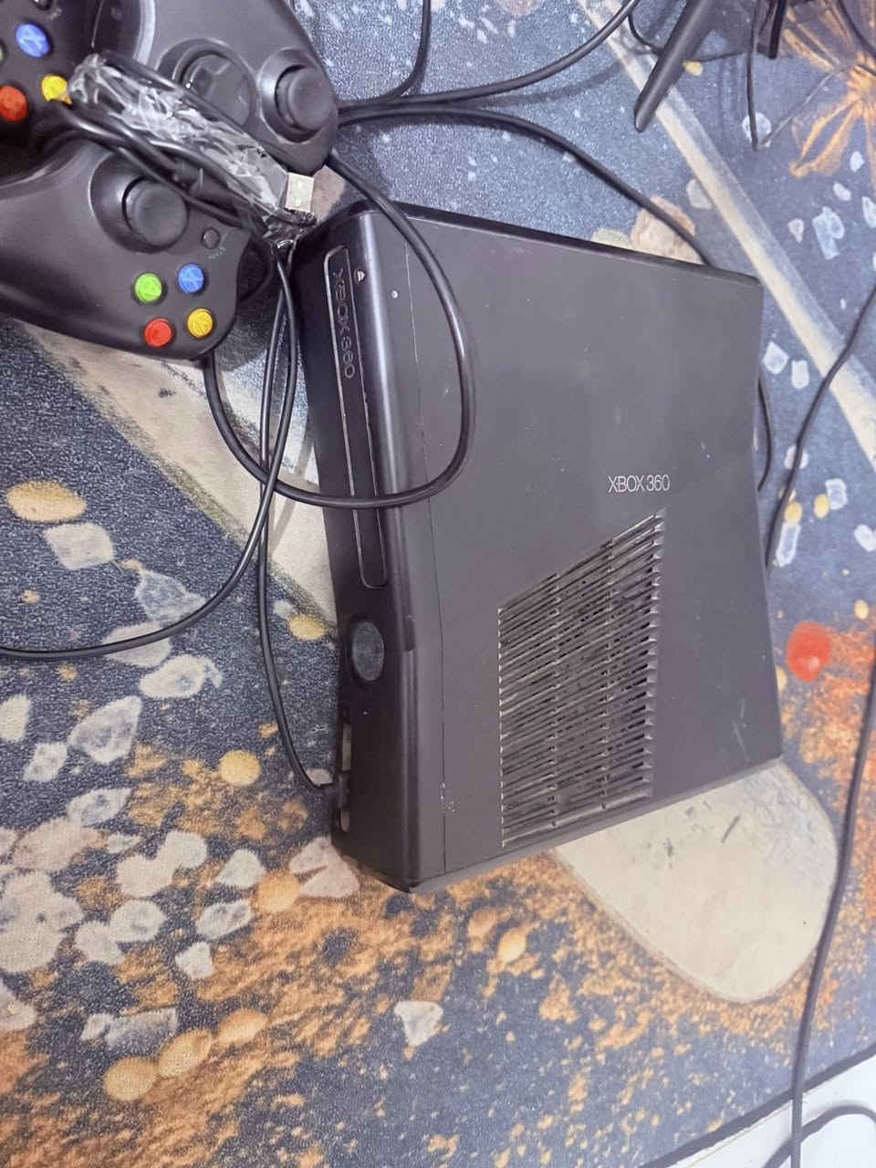 اكس بوكس 360 فات
بي 240 لعبه من ضمنهن 

Gta v

Gta sa

Cull of duty بكل انواعها

للتواصل خاص او على الرقم ***********

متوفر توصيل
