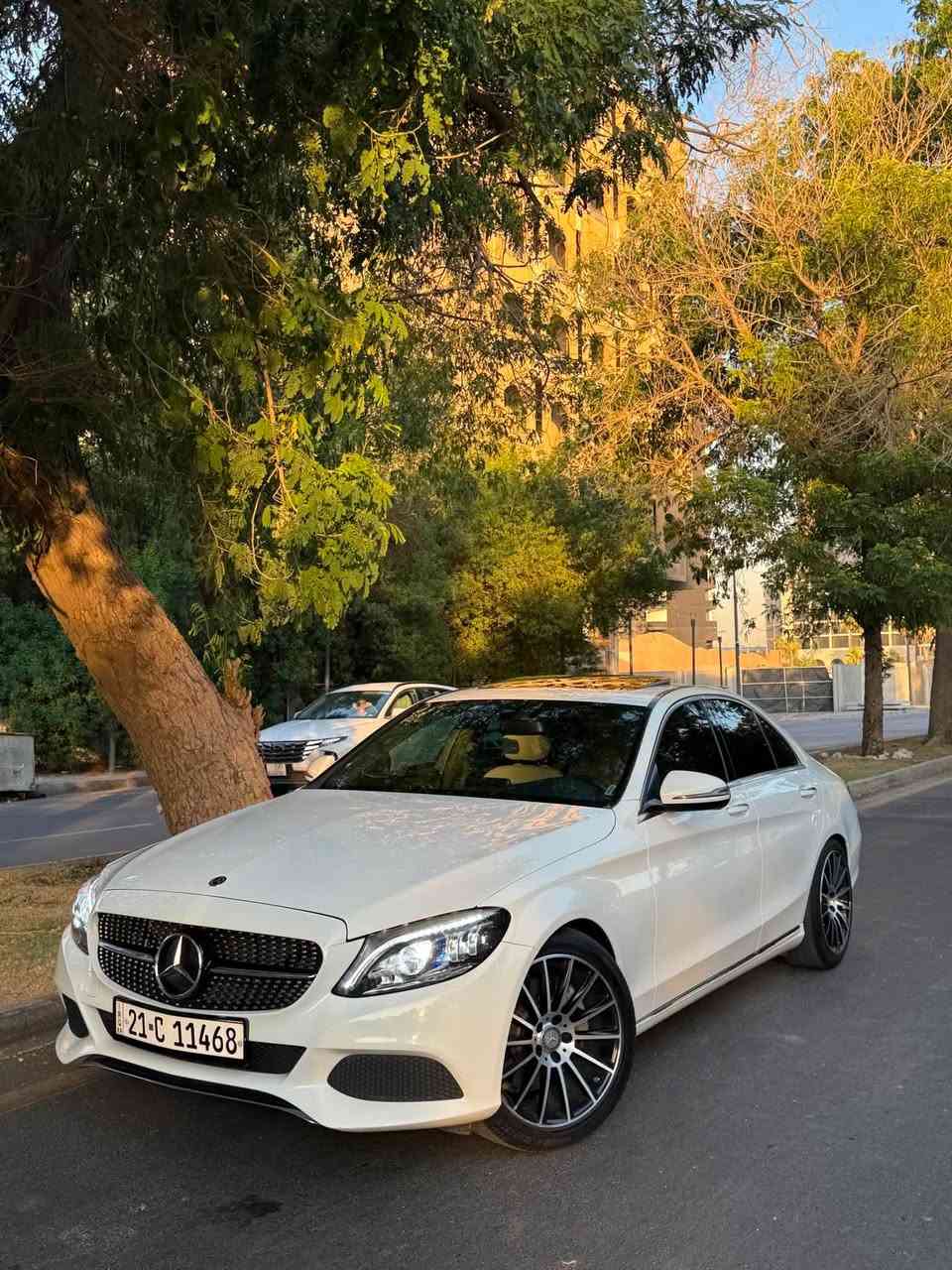 مارسدس c300 2018 أجدد وحدة بموديلها
كلين تايتل كفالة من دعامية لدعاميه بشرط حتى البارد والتكحيل

كير محرك صدر كفالة وضع الشركة اختها بموديلها ماكو 

مرقم سليمانية ب اسمي تريد تحويل او وكالة 

السعر 225 ورقة وبيها مجال بسيط بلعافية ع الياخذها 

مكاني كرادة ساحة كهرمانه 

***********

