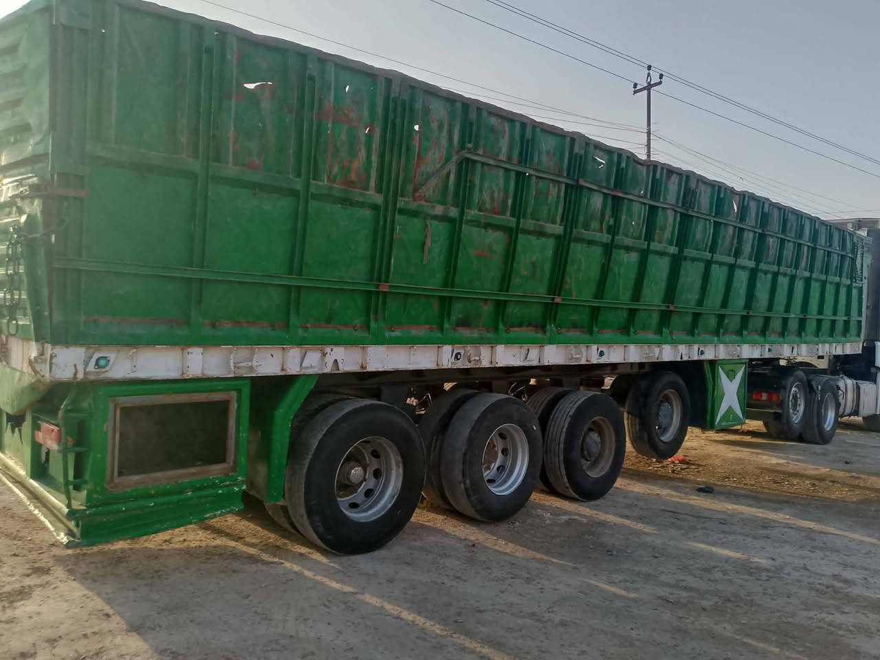 سلام عليكم عربانه للبيع اربع دنكير 2صيني و2 سرابس شاصي 16 حدادي لا كسر ولا فطر مكانه بغداد سعر 95 وبيه مجال  ***********
