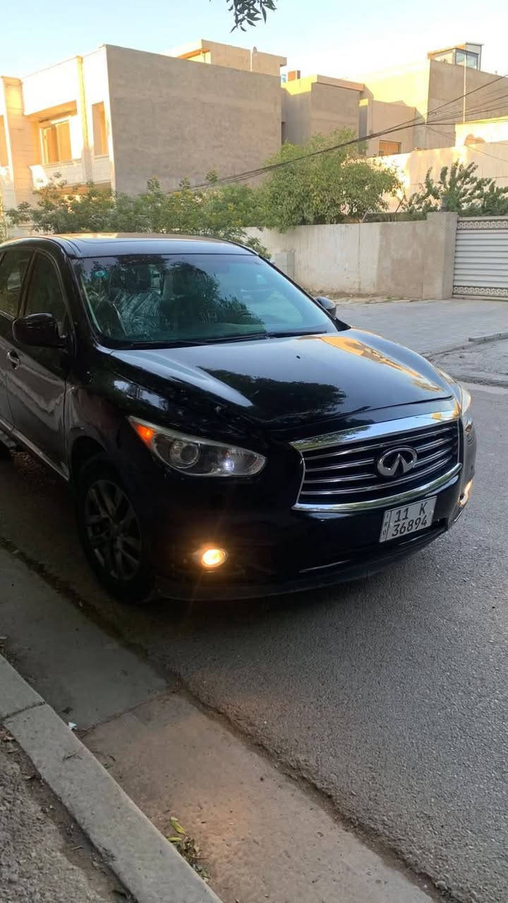 للبيع او مراوس انفنتي JX35 2013  السياره تقريرها كلين مبيها اي حادث من امريكا رقم بغداد بأسمي رقم وهزه جديد السياره  نتركت فتره طويله وصبغتها حزام بدون اي حادث او ضربه فقط صبغ بسبب الشخوط والجراد كير جديد حداديه جديده 7 راكب
مواصفاتها فول 
بصمه ابواب + بصمه تشغيل  
سلايد روف 
٣ قطع تبريد 
جنطه كهرباء 
كشنات تدفئه 
كشنات كهرباء 
تحكم ستيرن جهتين 
حساسات اماميه خلفيه 
وبقيه المواصفات المعروفه 
ماشيه ١٢٩ الف ميل 
رايدها بـ 12.500$ يعني 125 ورقه وبيها مجال 
مكانها ديالى 
اي استفسار اتصال على الرقم 
***********
