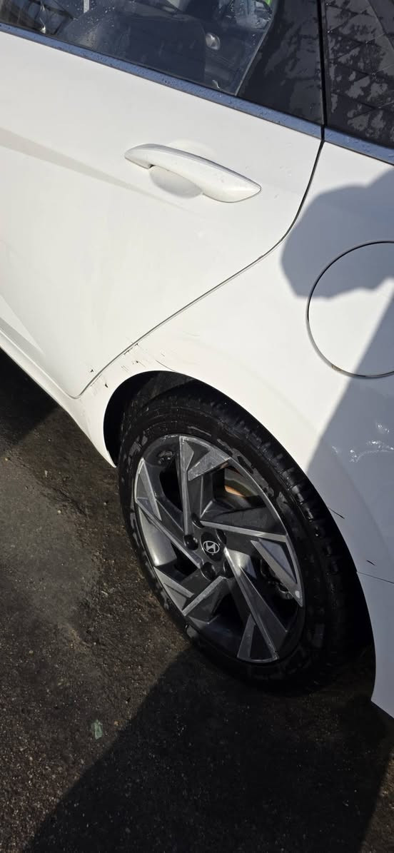 سلام عليكم الانتر صيني سياره كفاله عامه من ضربه وتبديل بيها شخط مبين بالصوره تخم تاير سياره جديده جديده بالمعنى الكلمه ماشيه 82 الف السعر 135 بيها مجال قليل العنوان البصره الزبير *********** مکلف بالنشر
