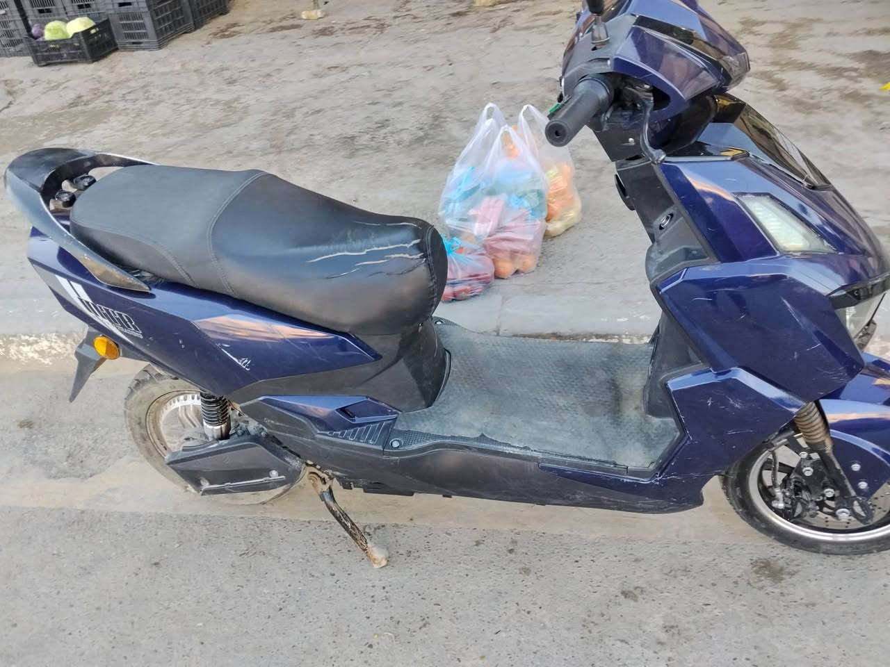 السلام عليكم للبيع دراجه شحن شكل سكنس شركه MTR  /بطاريات حجم كبير  شلون مال ستوته  عدد 6 بطاريه  تبديل 3 سرعه سعرهه 700 الف مكان الحريه شارع المعارض   ***********
