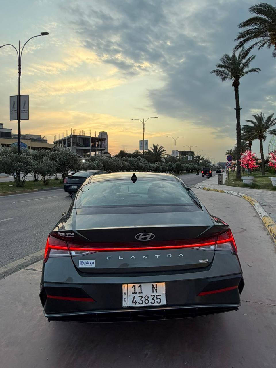 السلام عليكم
Hyundai Elantra Hybrid 2025
 موديل 2025 — فول لمتد هايبرد 🔥
سيارة جديدة ودخول جديد
 ماشية 2000 فقط
حادثها 4 أصابع بالبنيـد فقط
 حتى الدعامية نفسها ممبدلة
 بدون قطرة صبغ نهائياً ✨
 بدون ايرباك
فول مواصفات للآخر:
 ✔️ جلد
 ✔️ تدفئة وتبريد كشنات
 ✔️ حساسات
 ✔️ رادار
 ✔️ شاشات وكامرات
 ✔️ بصمة 
السعر 175 وبيه مجال 
العنوان بغداد الغزاليه 
رقم الهاتف ***********
