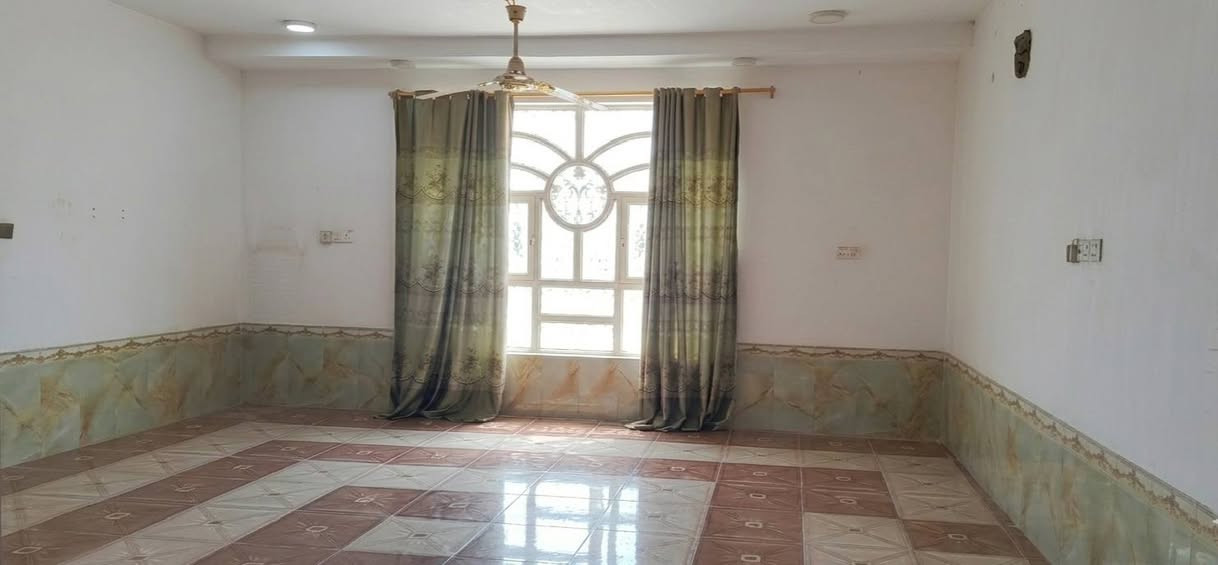 دار للبيع – منطقة الخسف

📍 الموقع: صوب الخسف
📐 المساحة: 125 متر
🏢 الدار طابقين

🔹 3 غرف نوم
🔹 استقبال بطول 8 أمتار
🔹 3 حمامات (2 داخلي + 1 خارجي)
🔹 مناسبة للعائلة وسكن مريح

للاستفسار ومعرفة السعر وباقي التفاصيل يرجى التواصل على الخاص أو الاتصال على الرقم: ( ***********)
