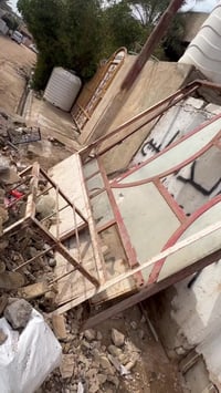 ٢٫٥×٢٫٥م • باب دفتري • خدش بسيط