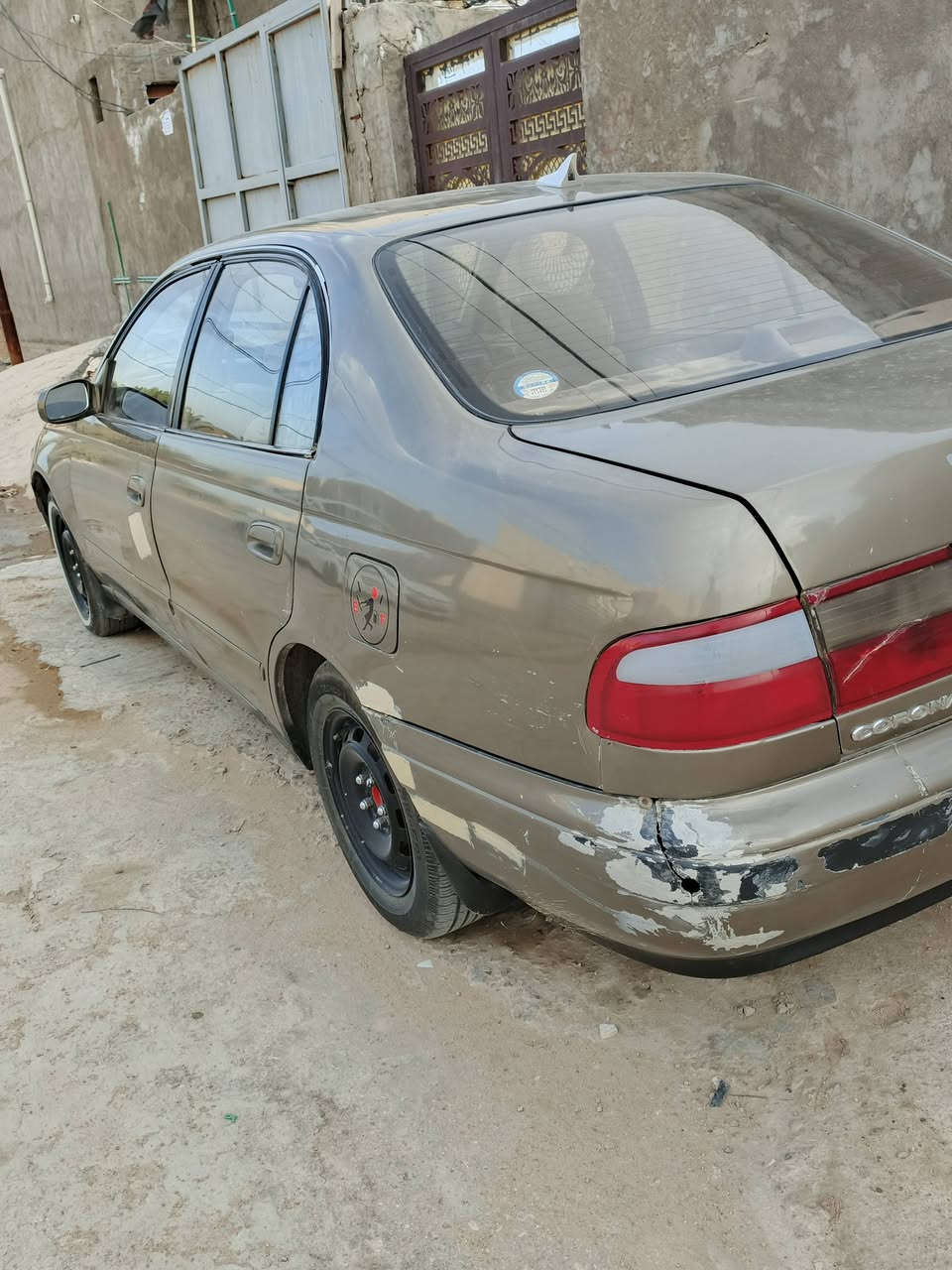 كرونه نفخ موديل 1994 رقم انكليزي بسمي مكفولة من الضربة والكصه ونقل الجثة مكينه وكير صار شهرين شادهن 
سنوية لل30 داخله هزة سيارة علية تخم تاير ماعايزه برغي  السعر ٥٧وبيه مجال بسيط رقمي *********** تجي وتشوفها شوفه العين وبيك خير ودلل
