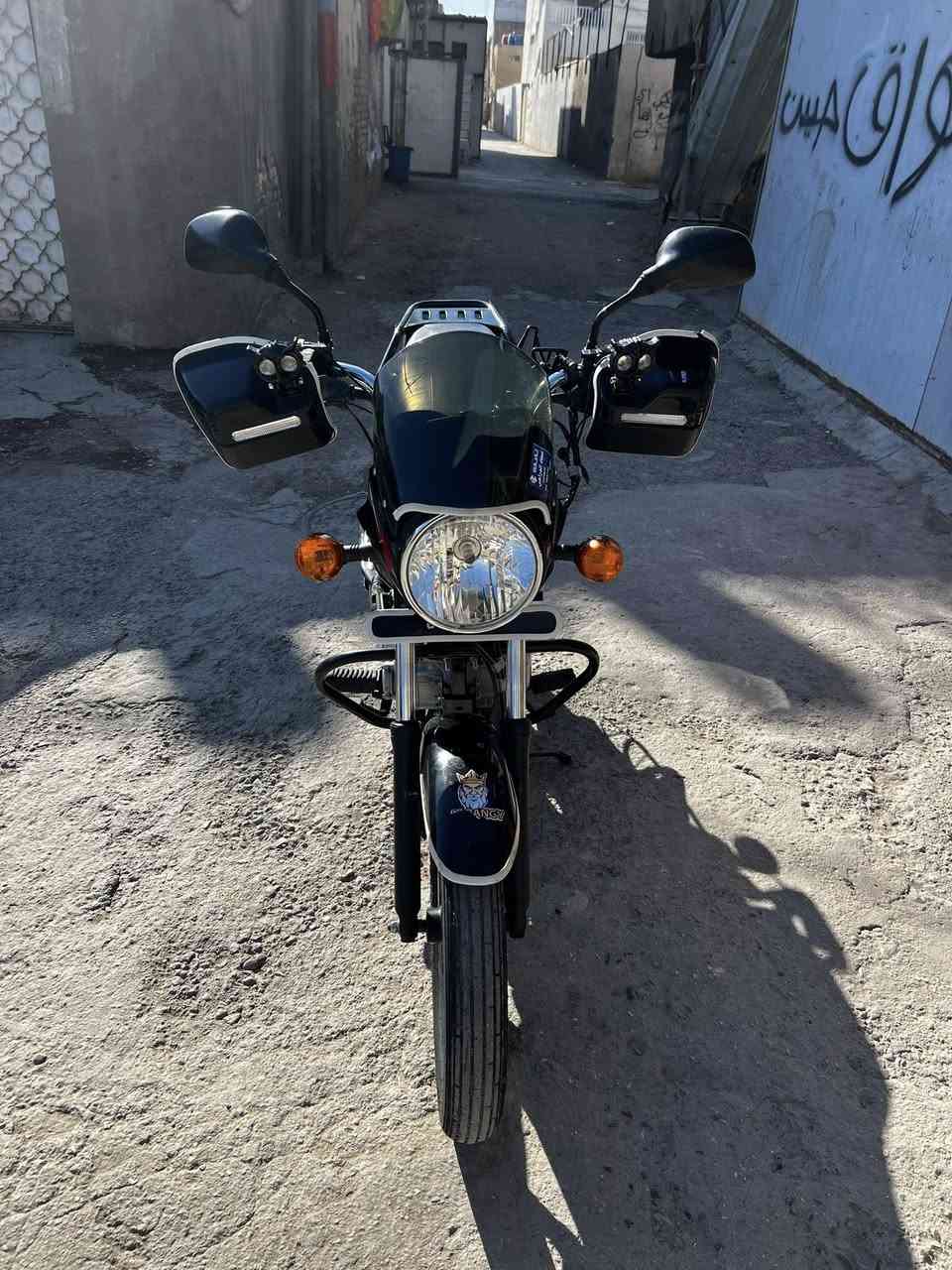 سلام عليكم درجه بوكسرموديل ٢٠٢٢  مرقمه وسنوبه مكفوله كفاله عامه من كلشي دراجه ما مشتغله دلفري ابد مال اسواق ما طالع بيهه بعدهه ما ماشيه جديده  مكفوله من كلشي برغي مابيهه نقص رايدهه بمليونين و٤٠٠ ومتواجد رقم واتساب فقط ***********
