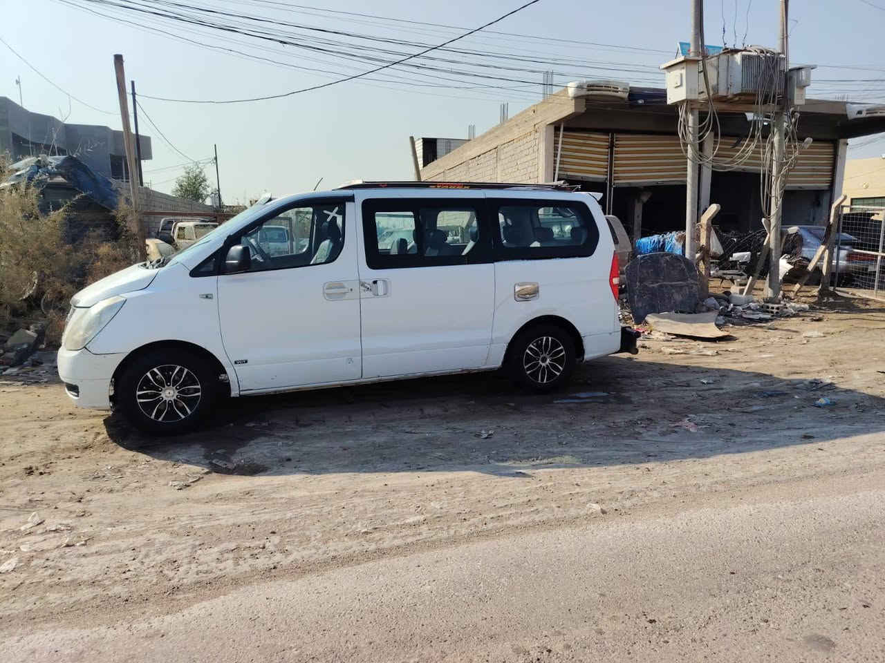 سلام عليكم 
ستاركس 2008 مفتوح محور مسكر 7
سنويه ل28 كفاله من ضربه معجون صبغ 
حداديه تخم تاير كير مكينه اكسل كفاله 

سياره جديده خط وبث 
مكان بابل القاسم . 
السعر ب135 وبيها مجال 
الاستفار.عل الرقم .***********.
