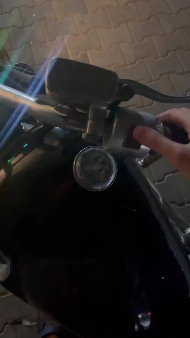 ستيد 400 كفاله بيها نقوصات بسيطه اشاير ويراد صبغ  مكانها الكوت السعر المطلوب مليون *********** موجود تجوه مالتها همين وتانكي الاصلي وهذا كلهن ويا
