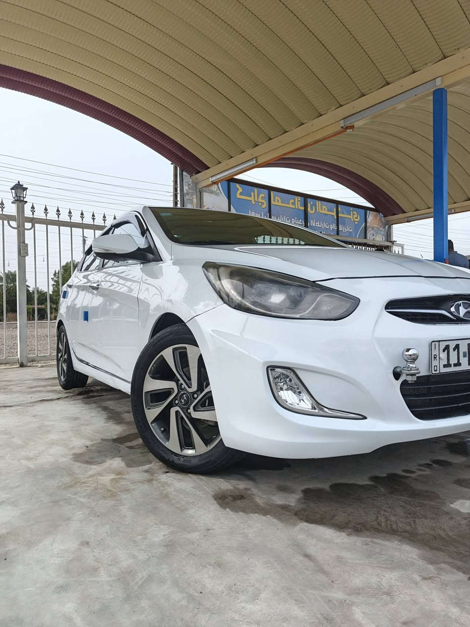 السلام عليكم اكسنت موديل 2015 بسمي السياره سونار موجود عندي  السعر 110
وارد خليجي  محرك 1600 دبل قطره
تبريد شغال خير من الله
سياره كفاله من الصبغ والضربه
5 ويل كب* فتحه سقف * مانع ازلاق * نظام ايكو *تخم تاير جديد * باتري جديد * دوشمه كشنات *  الاتصال *********** بغداد المدائن
