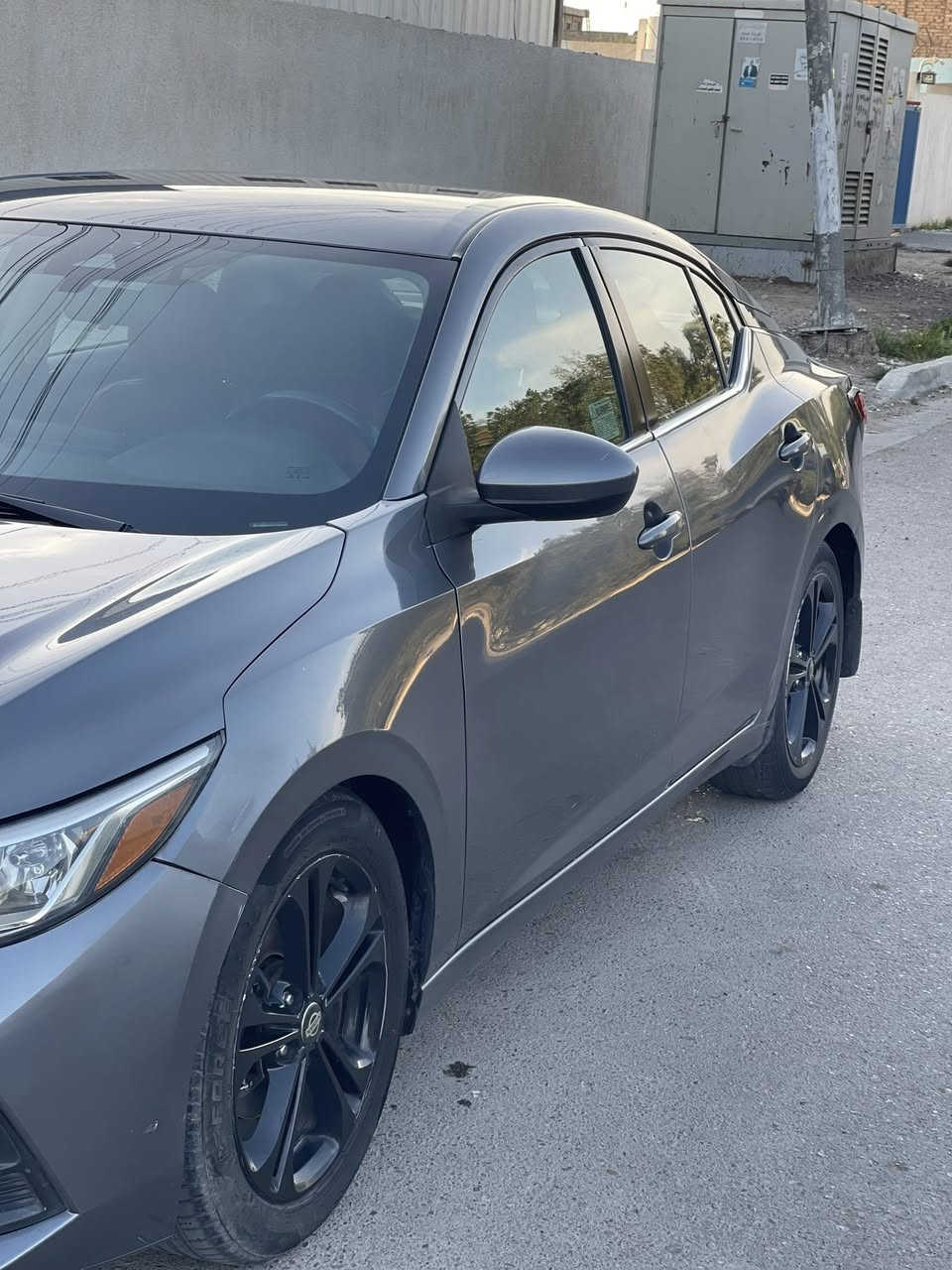 نيسان سنترا 2020 الشكل الجديد
مواصفات S العادية
تقاط عمياء 
توقف ذاتي امامي وخلفي 
كامرة وحساسات وتحكمات ستيرن
مثبت سرعة 
رجاج ستيرن عند الخروج من المسار
شاشة اعطال 
تبريد تدفئة خير من الله

السيارة قبل شهر سويت ادامة كاملة للمكينة بدلت نوزلات وبلكات وفلاتر كلة اصلي وكالة امانة الله
وادامة للكير دهن وفلاتر يم عمر مازن
وبدلت صدر كامل نفض حتى اذاين 3 بدلت كلة درجة اولى
وتايرات زوج امامي جديد
السيارة مابيها نقص جاهزة تشغل وتطلع

حادثها موجود بالصور بابتين من جهة الراكب وبيها طخطخات بسيطة ببغداد بدون بجم
رقمها بغداد باسمي وهزة جديدة تحويل ثاني يوم 

السعر 120 وبيها مجال 
بغداد حي القاهرة 
***********
