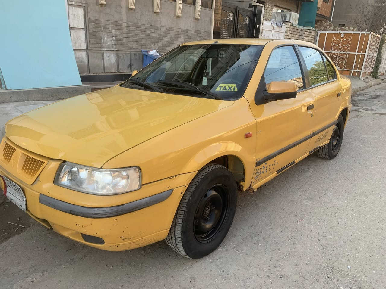 سمند 2010 

محرك و كير كفاله 
حداديه جديده 
صدر كلش نضيف كفاله 
ضربتهه باب خلفي ومعمره ومبدل البنيد بدون حادث 
هيئه و غرامه  مصفره 
شرط التحويل مباشر 
السعر 37 وبيهه مجال 
مكاني بغداد / اسكينه الامين 

***********
