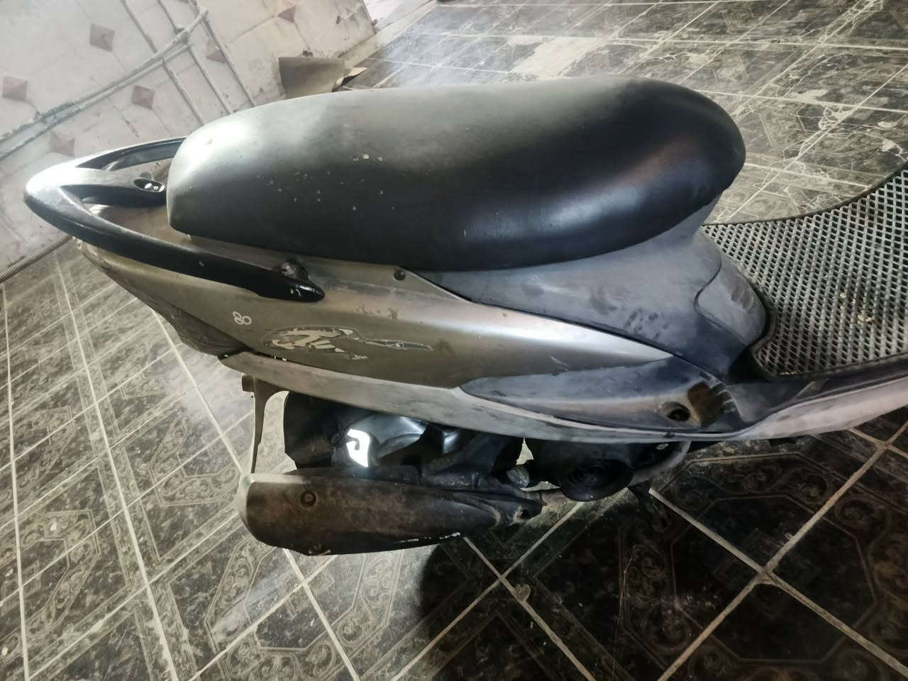 السلام عليكم ماكس منغولي للبيع كهربايات كلهن شغاله عالي ناصي اشاير سلف وهندر تخم تاير اصلي مختوم يوماها دراجه بيها اوراق اي نقص ما بيها دراجه شغاله بس معتازواريد ابيعها  سعر 350 و بيها مجال العنوان بغداد دوره رقم ‏‪***********‬‏
