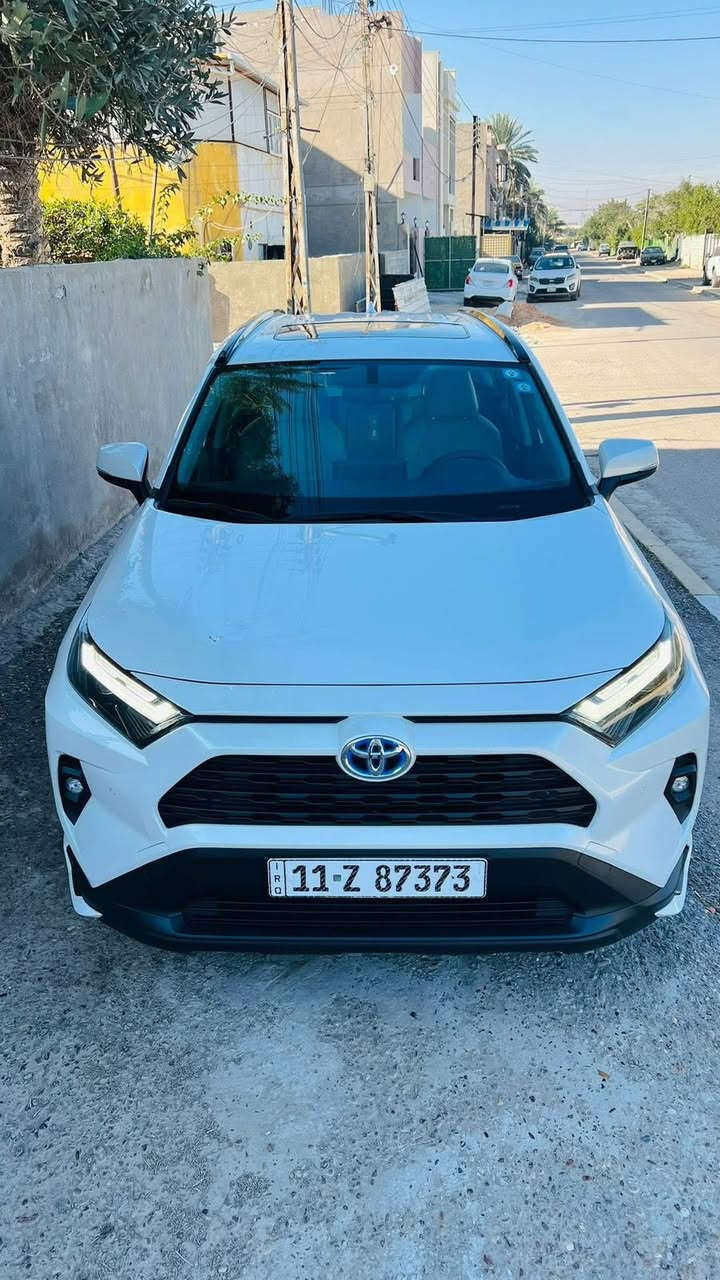 السلام عليكم
تويوتا راف فور 2024 
ضمان شركة ساز 
فول مواصفات 
محرك 2500 هايبرد 
فور ويل 
كشنات جلد 
بصمة تشغيل عن بعد 
شاحن لاسلكي 
حساس امامي خلفي 
مري شفط 
زنون امامي لد خلفي 
وضعيات قيادة كروس سرعة 
شاشة كاميرا 
فتحة 
قطعتين تبريد
 السيارة جديدة ماشية 22 الف
 بدون صبغ بدون بارد 
مغلفة PPF بالكامل 
مكان السيارة بغداد 
السعر 300 وبيهة مجال 

للاستفسارالاتصال 
***********
***********
