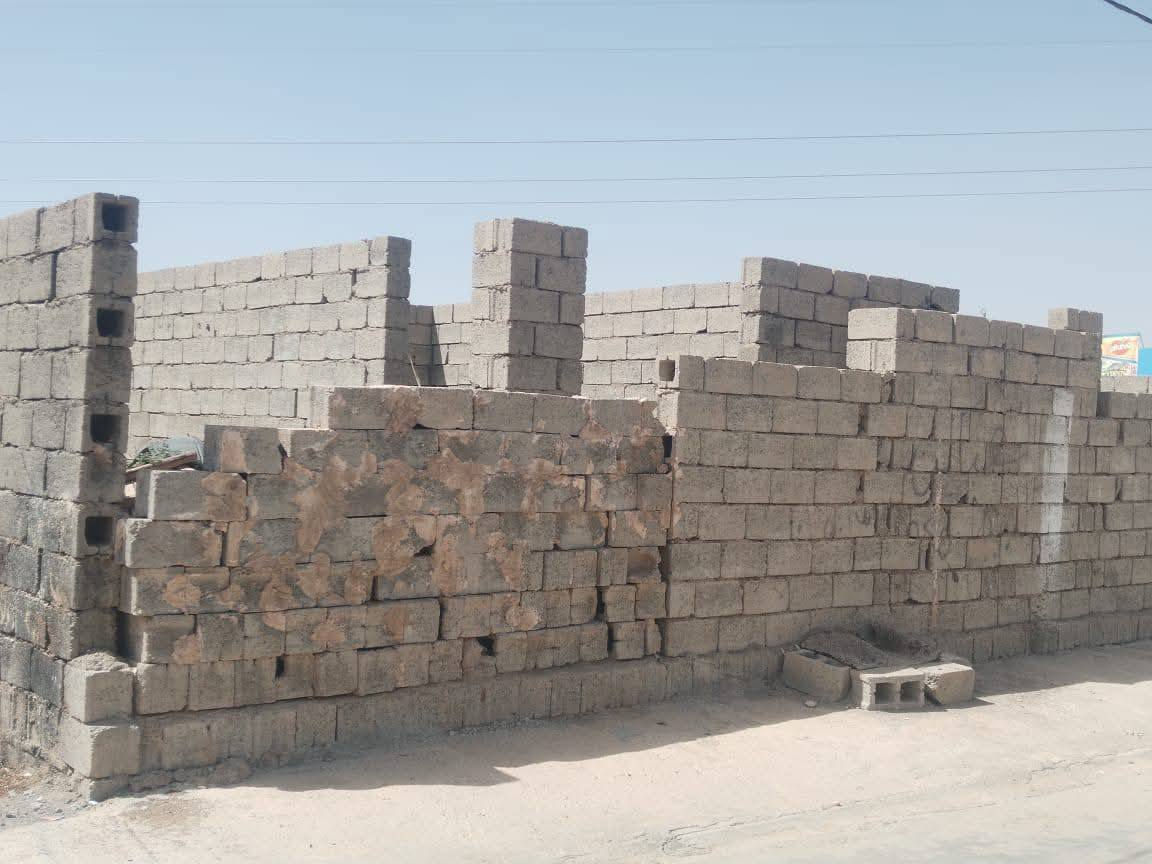 السلام عليكم
هيكلين للبيع مساحة الواحد 100متر الموقع بداية شارع المحكمة يمين بجوار غسل حمودي  السعر مناسب ع الخاص الرقم ***********
