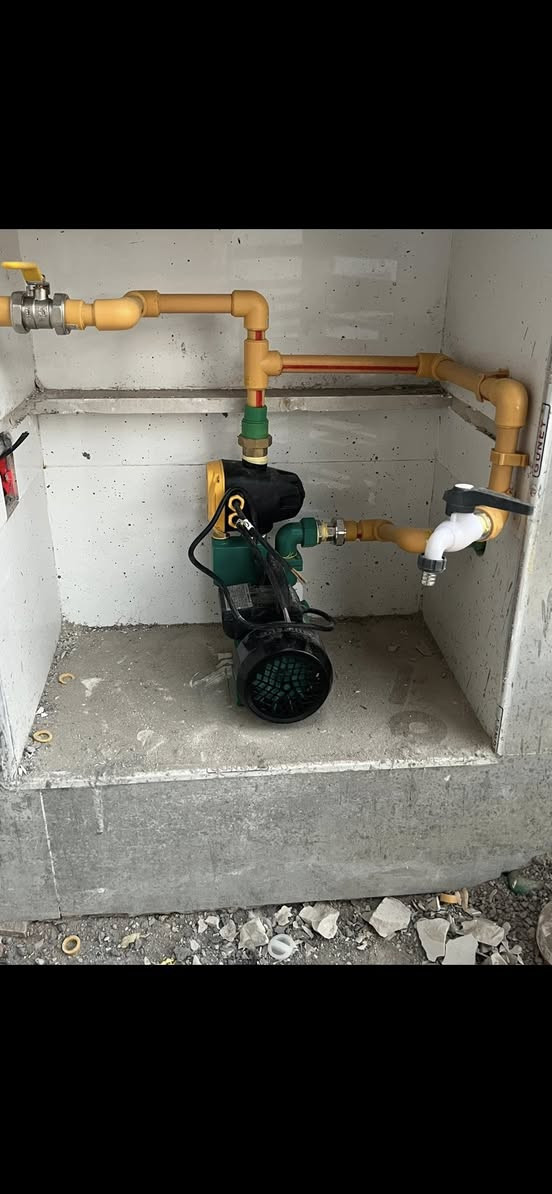 متواجد في كل وقت    رقم الهاتف  ***********السباك عباس نعمل جميع الصحيات العامه وتسلين المجاري  تءسيس انابيب الماء أهلا وسهلا فيكم
