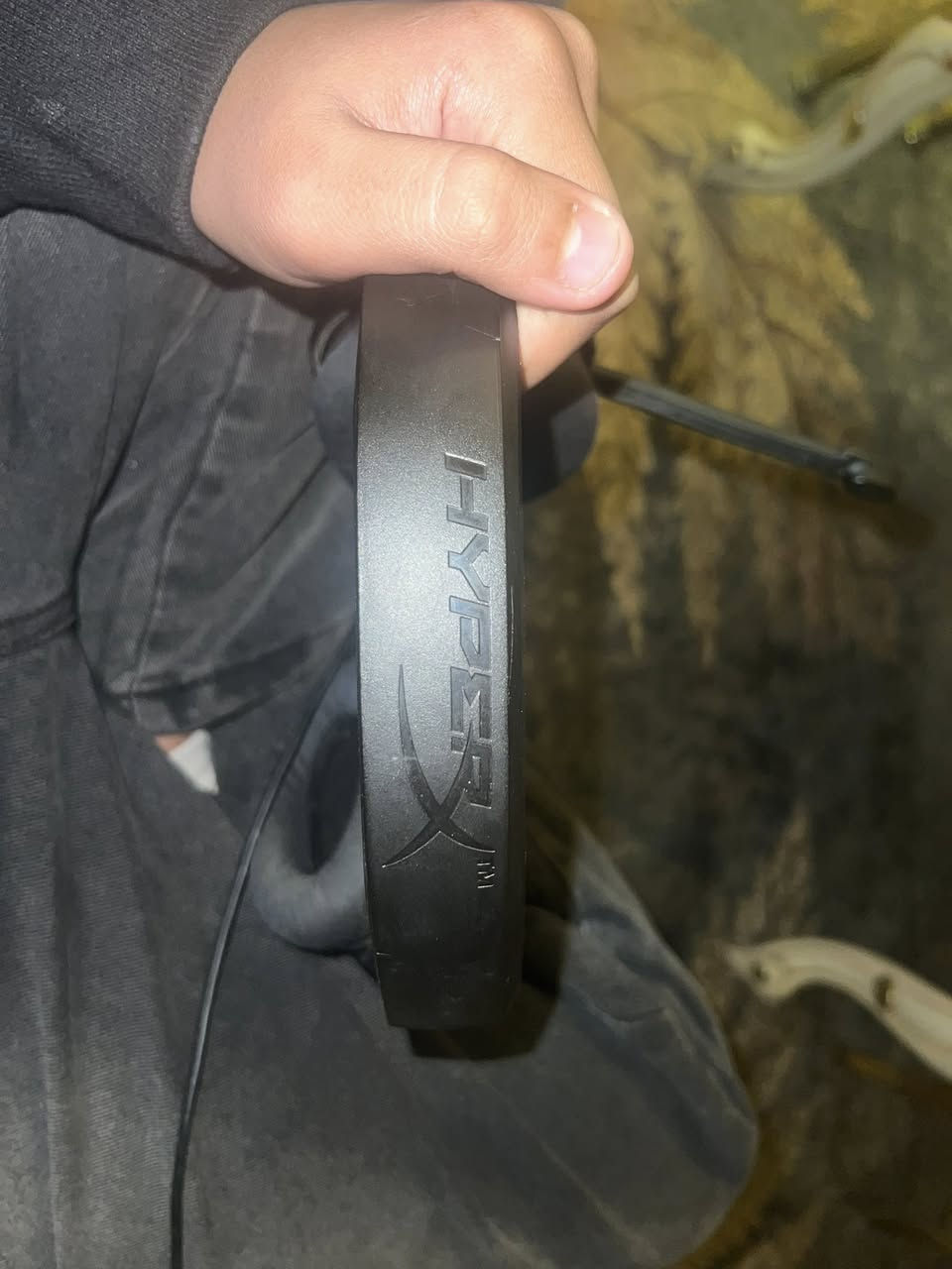 سلام عليكم عندي هذن السماعتين وحده هايبر اكس صراحه والله ممتئكد منها اصليه او لا بس ع الاكثر اصليه تجي وتشوفها والثانيه ماعرف نوعها بس ترهم بلوتوث بس تشحنها وترهم واير
ماعرف اسعارهن والله قيم بما يرضي الله تحب تاخذهم ثنينهم اكتب سعر تحب بس وحده اكتب سعر 
للاتصال ***********
بغداد شارع فلسطين
