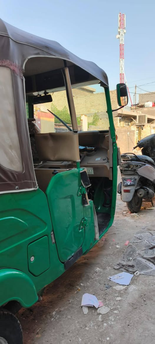 سلام عليكم تكتك مديل 22 شهر 11 كشر ولا طخه مكينه جديده
لا تنقيص ولا تبخير 
مكان لرشاد 
رقم صاحب لتكتك 
‏‪***********‬‏
سعرهه 10 اله ربع وبيهه مجال حك لجيه
